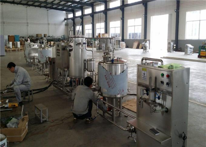 Cadena de producción de leche del yogur de Inox KQ-Y-3000L arriba eficiente para la pequeña fábrica de la lechería