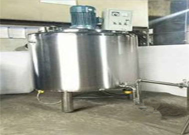 El tanque de mezcla líquido sanitario, el tanque de acero inoxidable con el mezclador/el raspador