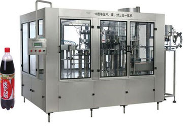 China Máquina de rellenar de la bebida plástica del PVC/máquina que capsula de relleno que se lava automática fábrica
