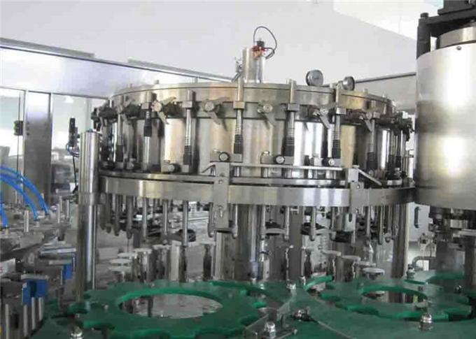 Máquina de rellenar de la bebida del acero inoxidable 150 ml - 5000 ml de capacidad con la botella del plástico del PVC