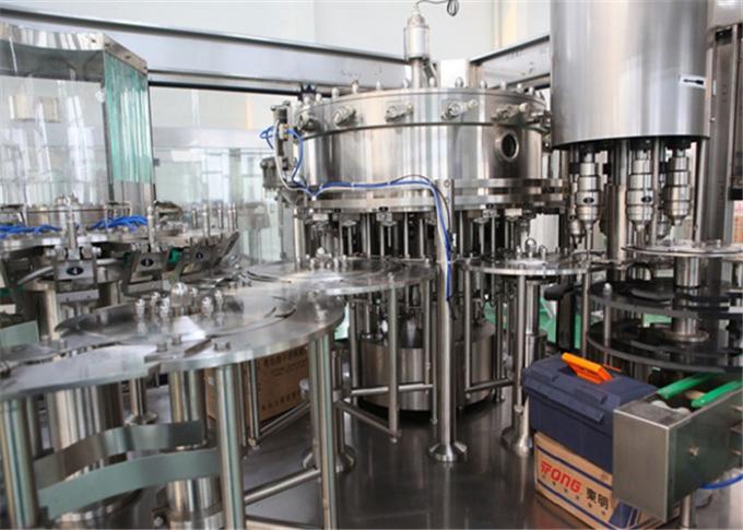 Cadena de producción del zumo de naranja de la botella del PVC, 2000 máquinas de rellenar del agua potable de BPH
